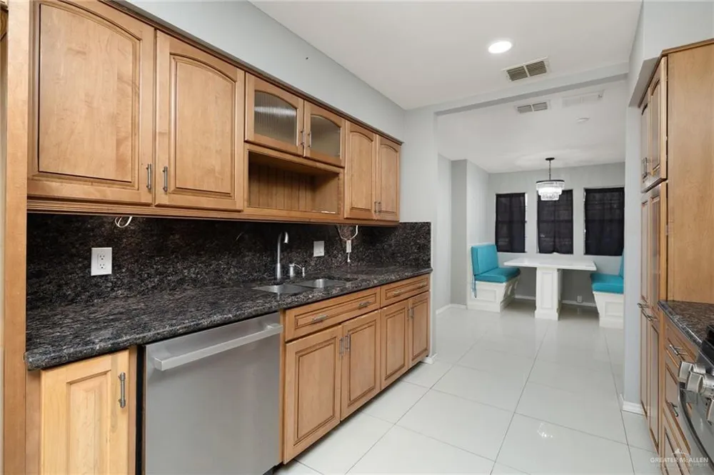 2114 Anacua Circle Edinburg, TX 78539