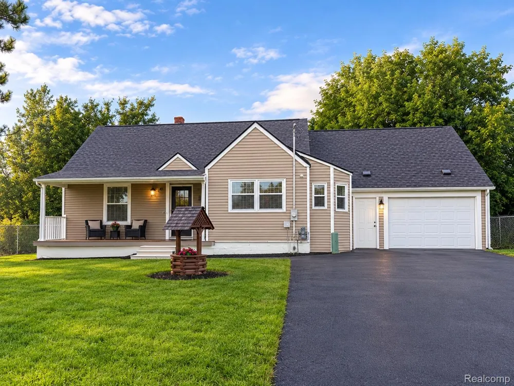 1025 E Mandeville Street Burton City, MI 48529