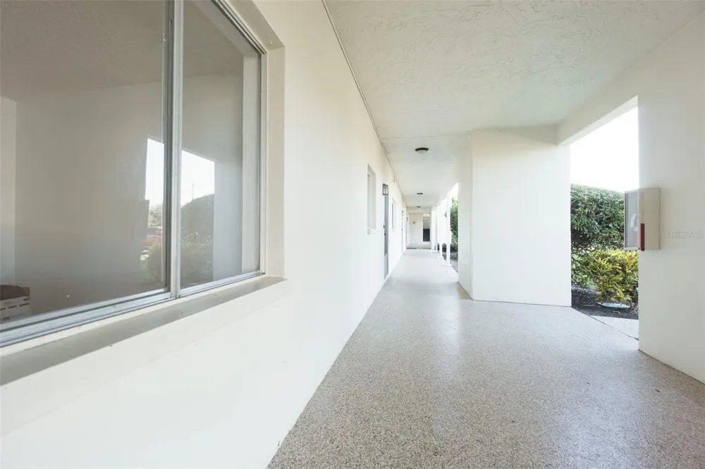 4595 CHANCELLOR STREET NE #109 St Petersburg, FL 33703