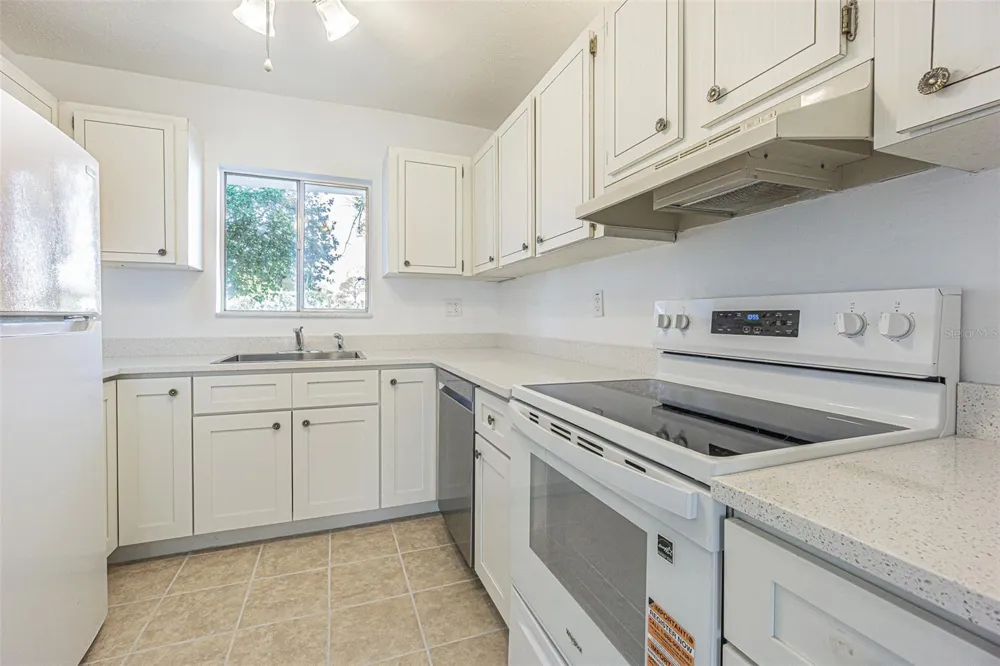 4595 CHANCELLOR STREET NE #109 St Petersburg, FL 33703