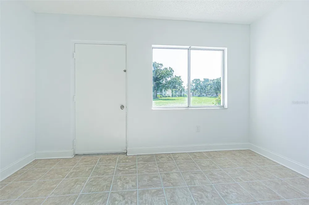 4595 CHANCELLOR STREET NE #109 St Petersburg, FL 33703