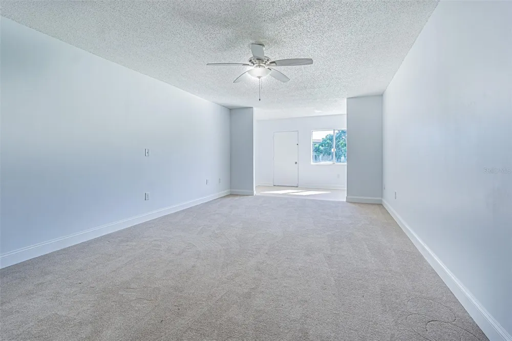 4595 CHANCELLOR STREET NE #109 St Petersburg, FL 33703