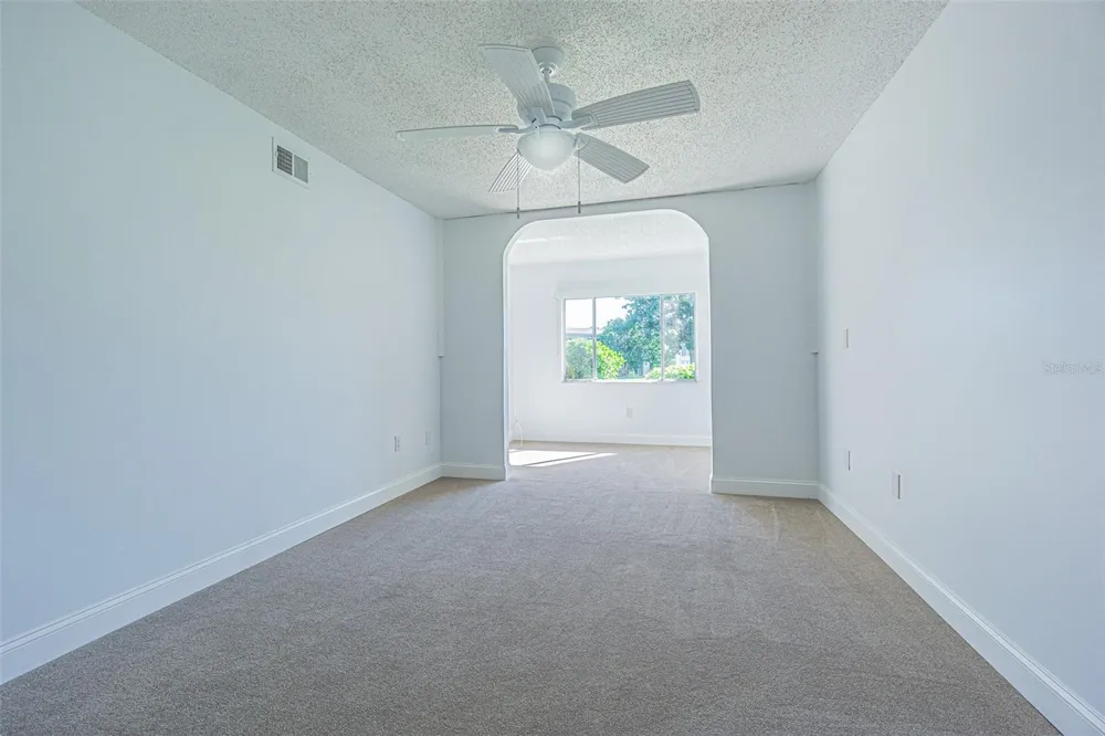 4595 CHANCELLOR STREET NE #109 St Petersburg, FL 33703