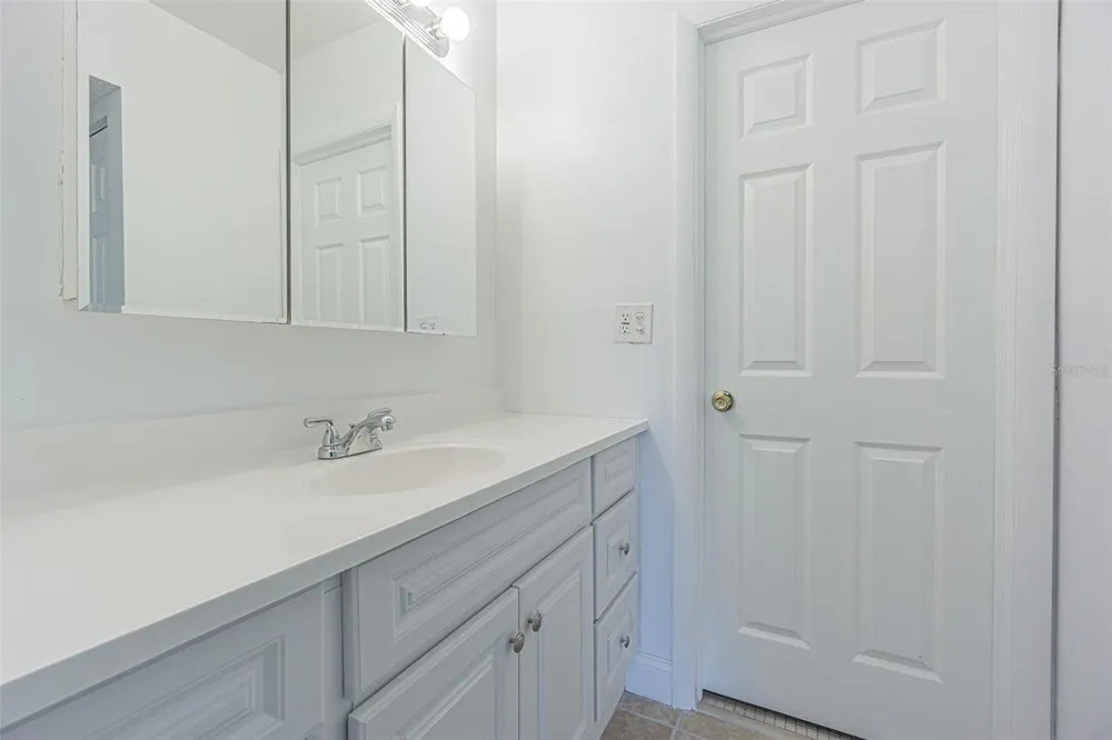 4595 CHANCELLOR STREET NE #109 St Petersburg, FL 33703