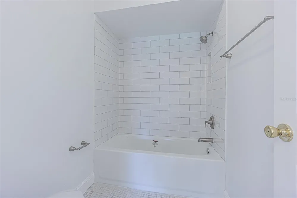 4595 CHANCELLOR STREET NE #109 St Petersburg, FL 33703