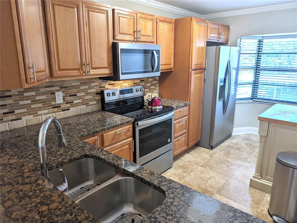 5657 SUMMER SIDE LANE #33B Sarasota, FL 34231