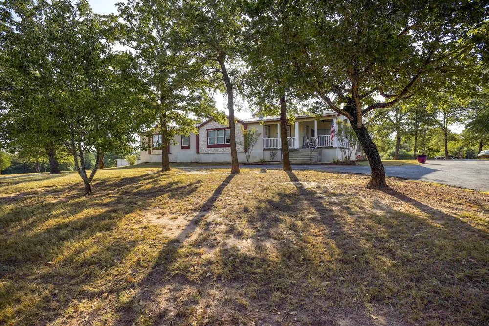 123 Split Oak Road Smithville, TX 78957