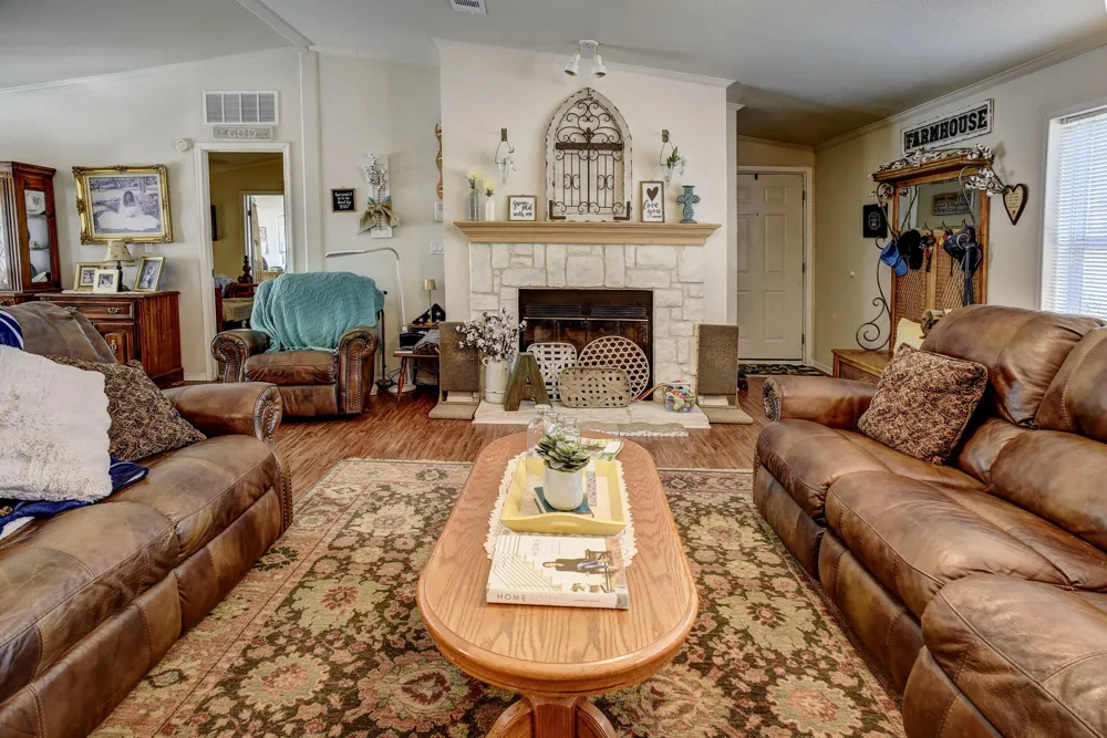 123 Split Oak Road Smithville, TX 78957