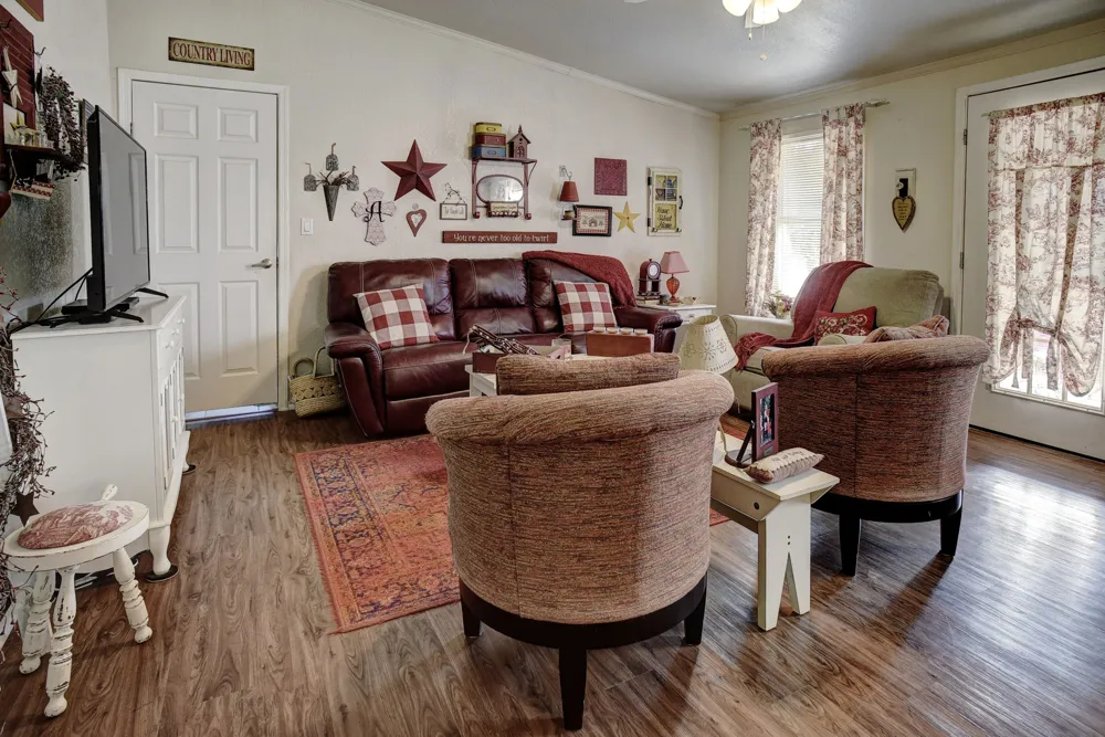 123 Split Oak Road Smithville, TX 78957