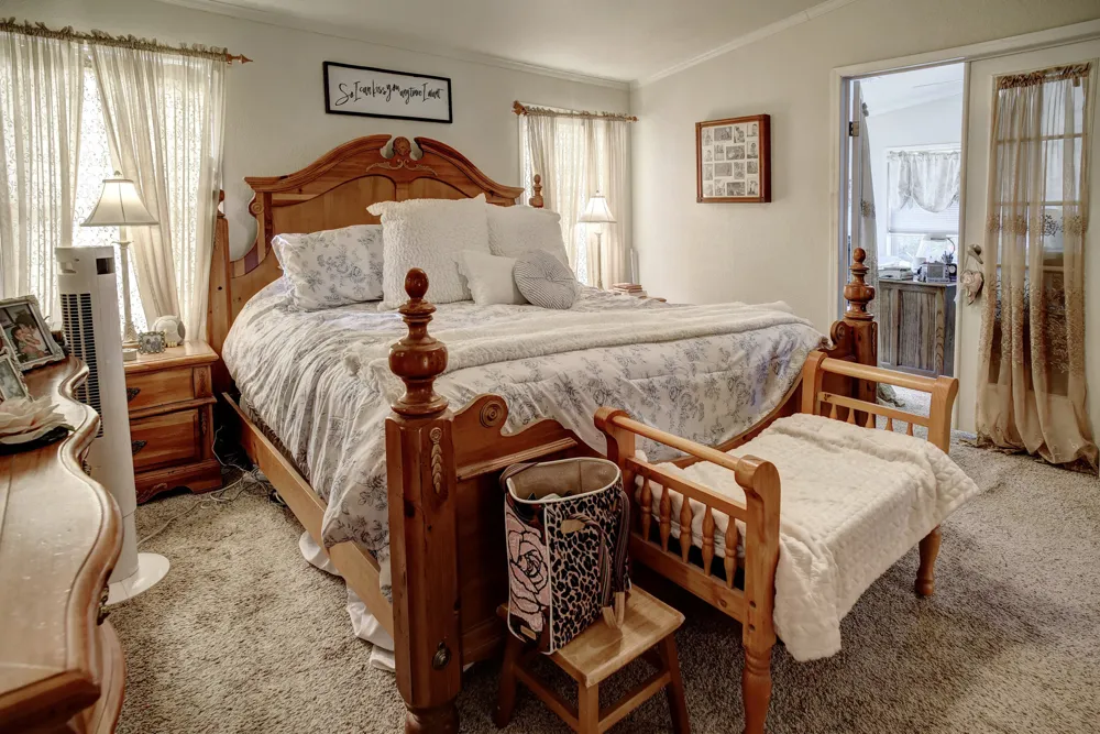 123 Split Oak Road Smithville, TX 78957