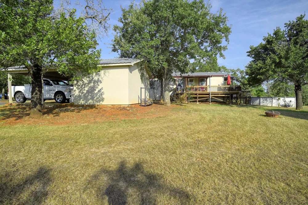 123 Split Oak Road Smithville, TX 78957