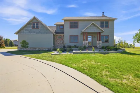 7107 Maple Lane