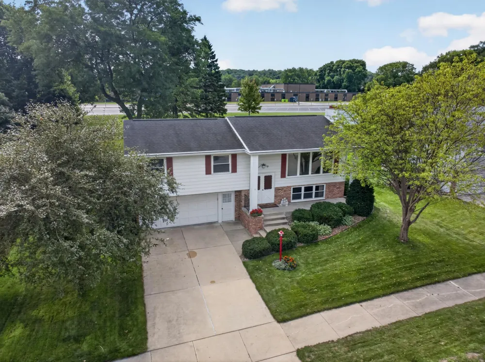 2332 4th Avenue NW Rochester, MN 55901