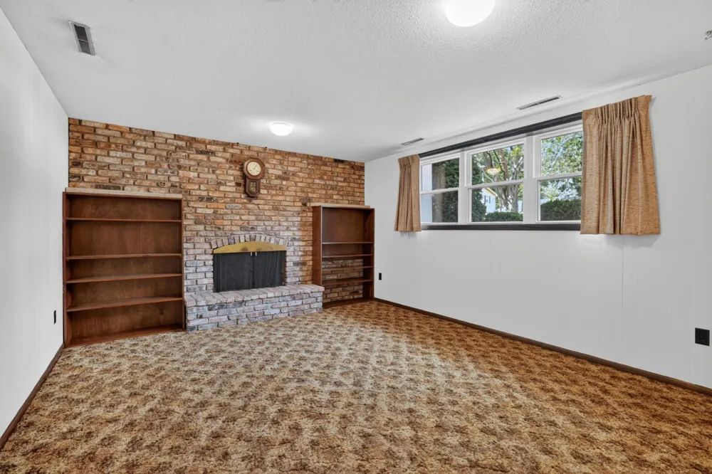 2332 4th Avenue NW Rochester, MN 55901