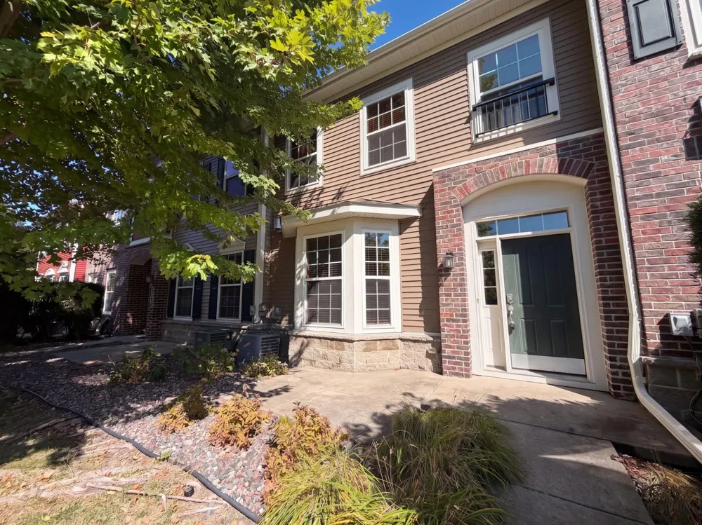 7231 Jewel Lane #702 Maple Grove, MN 55311