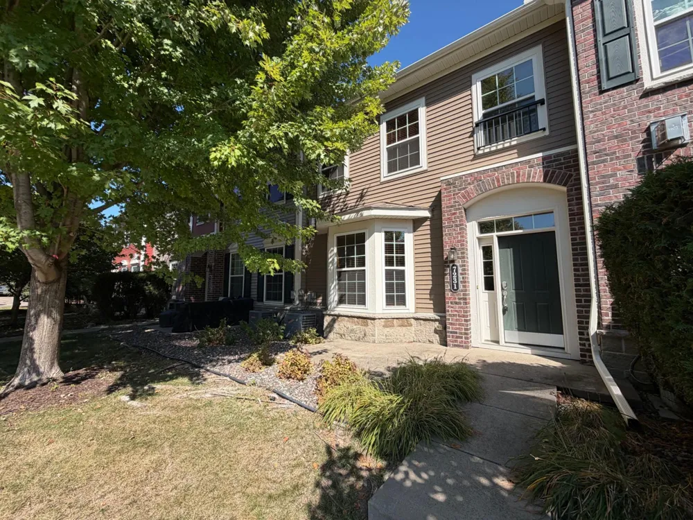 7231 Jewel Lane #702 Maple Grove, MN 55311