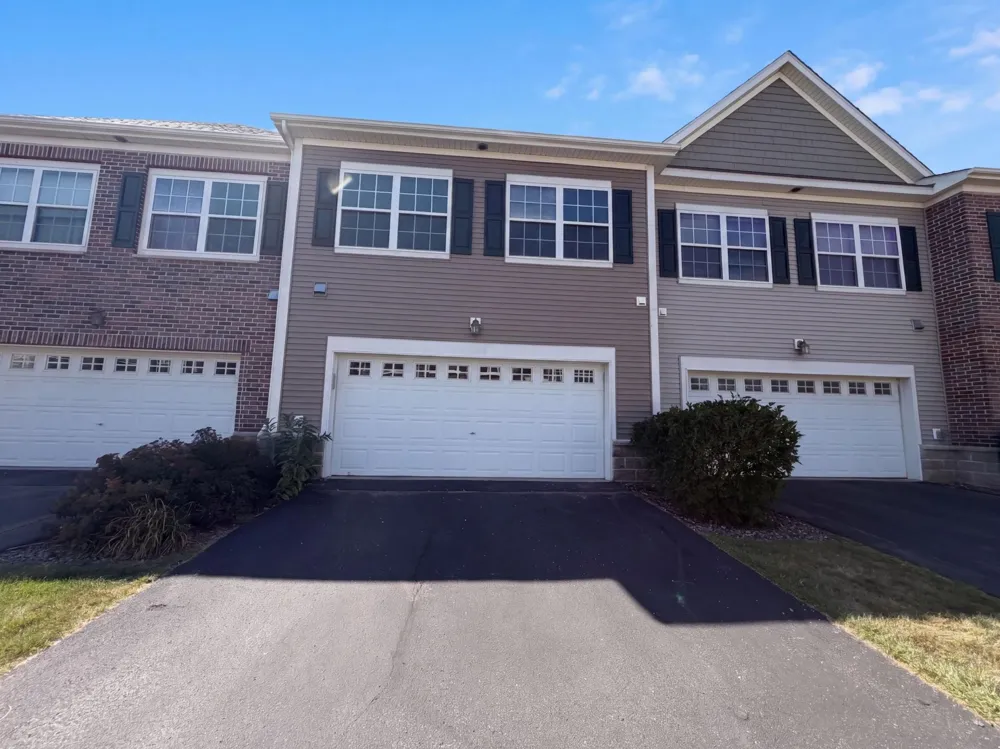 7231 Jewel Lane #702 Maple Grove, MN 55311