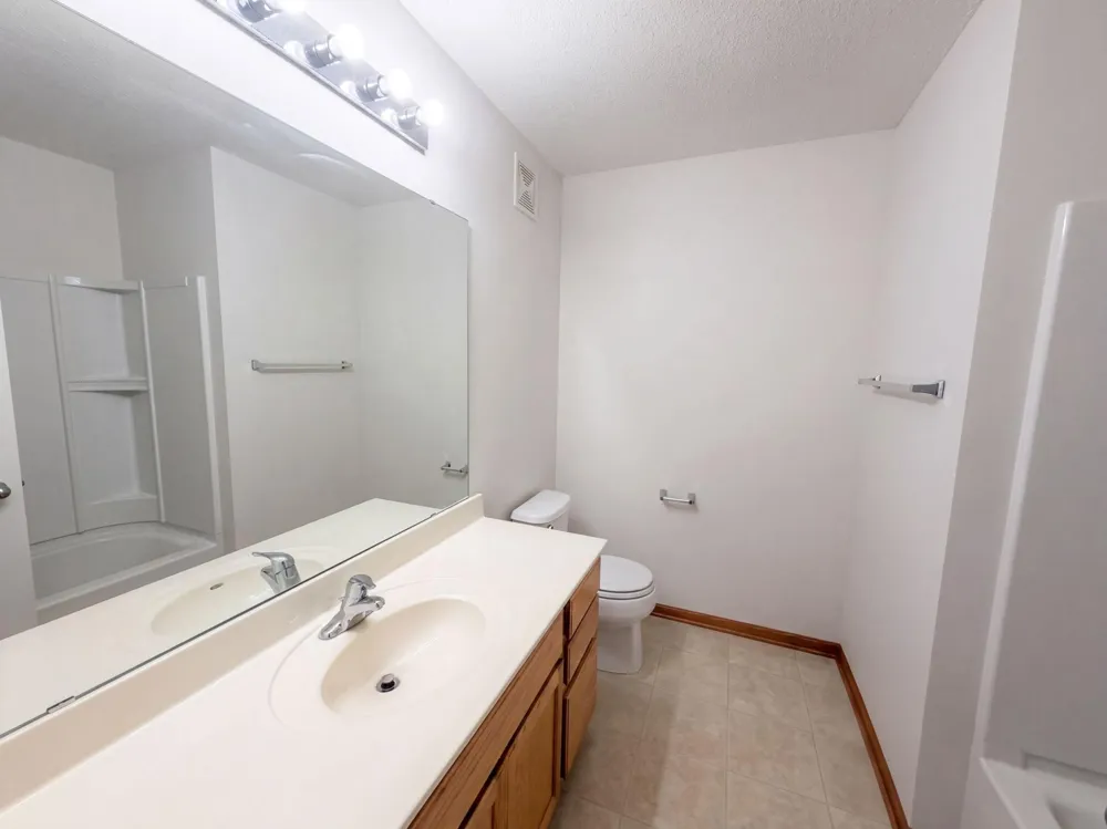 7231 Jewel Lane #702 Maple Grove, MN 55311
