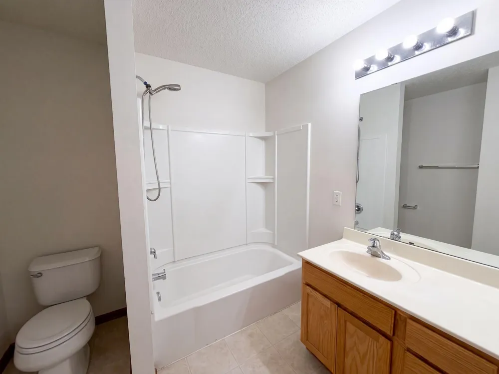 7231 Jewel Lane #702 Maple Grove, MN 55311