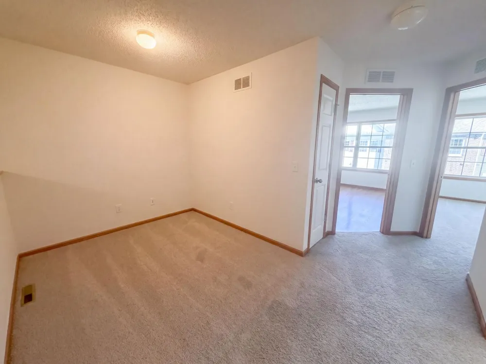 7231 Jewel Lane #702 Maple Grove, MN 55311