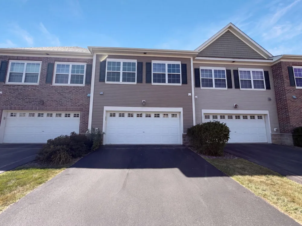 7231 Jewel Lane #702 Maple Grove, MN 55311