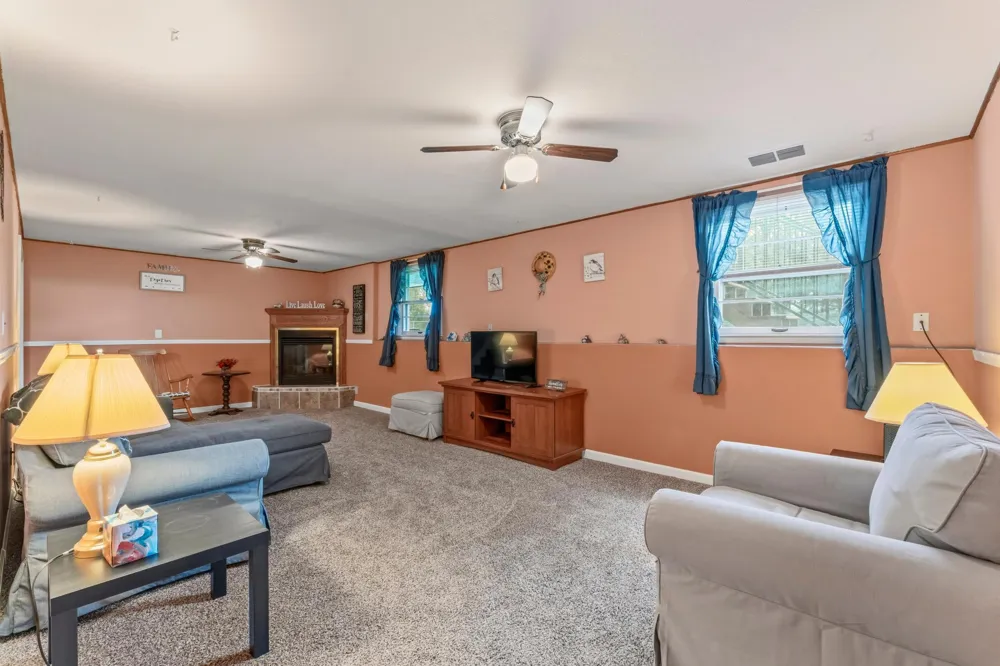 829 Oriole Drive Apple Valley, MN 55124