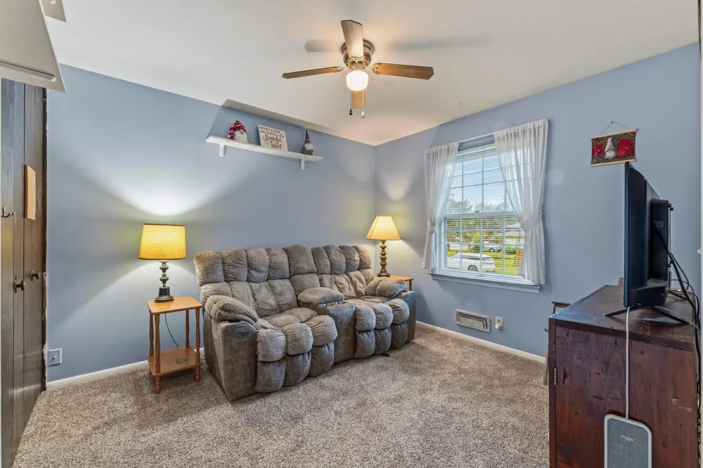 829 Oriole Drive Apple Valley, MN 55124