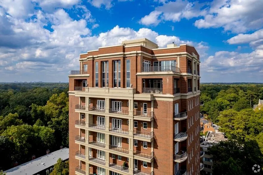2724 Peachtree Road NW #Upper Penthouse Atlanta, GA 30305