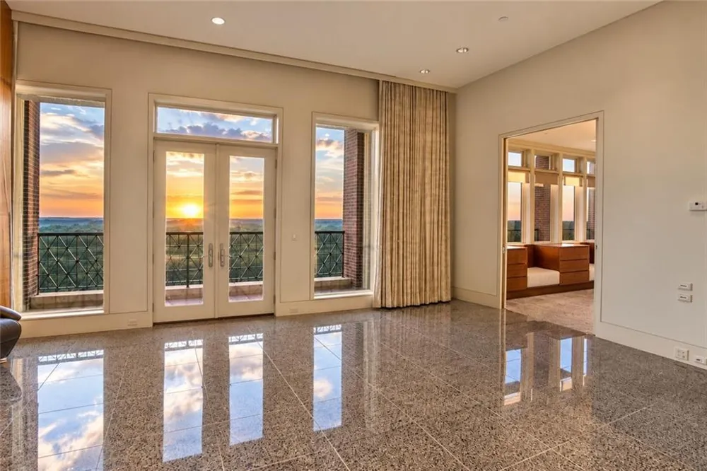 2724 Peachtree Road NW #Upper Penthouse Atlanta, GA 30305