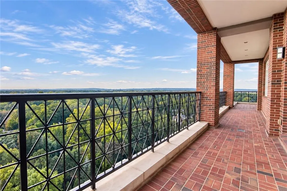 2724 Peachtree Road NW #Upper Penthouse Atlanta, GA 30305