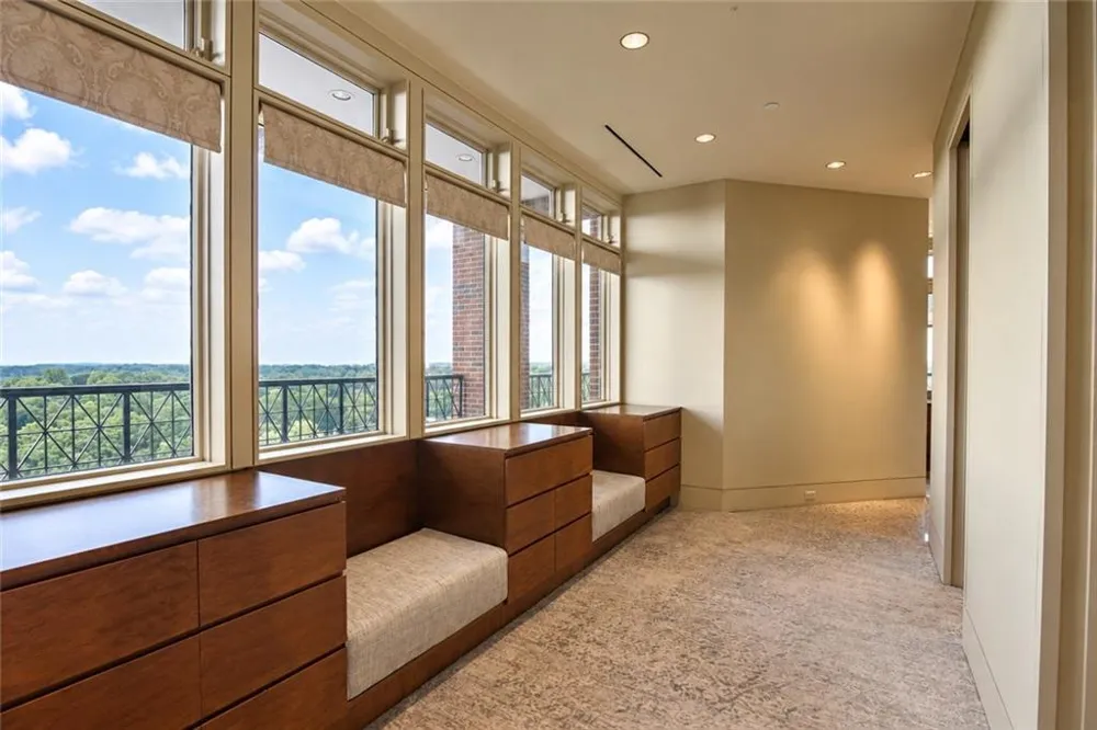 2724 Peachtree Road NW #Upper Penthouse Atlanta, GA 30305