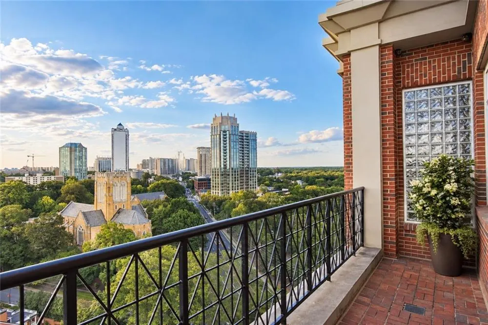 2724 Peachtree Road NW #Upper Penthouse Atlanta, GA 30305