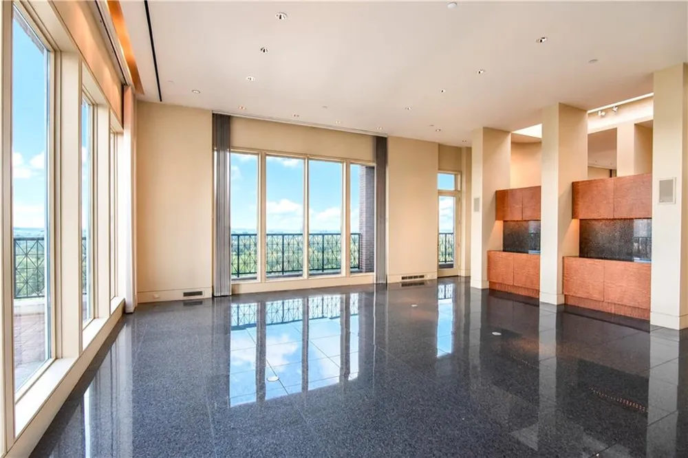 2724 Peachtree Road NW #Upper Penthouse Atlanta, GA 30305