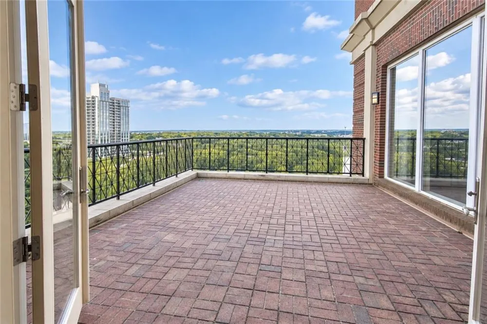 2724 Peachtree Road NW #Upper Penthouse Atlanta, GA 30305