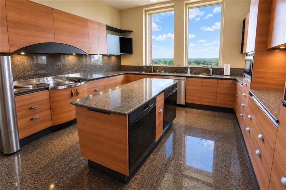 2724 Peachtree Road NW #Upper Penthouse Atlanta, GA 30305