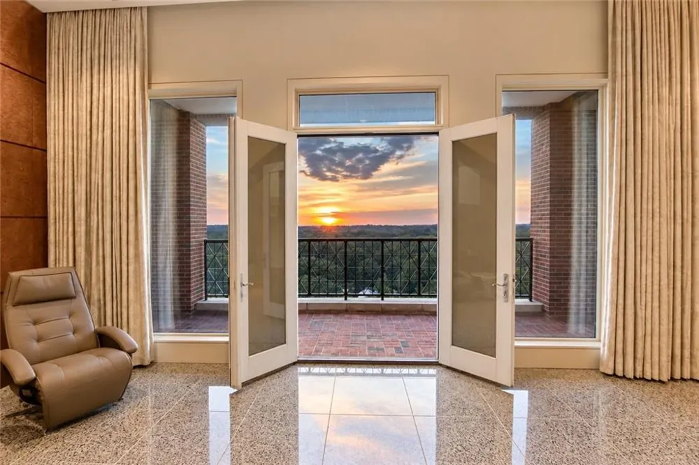 2724 Peachtree Road NW #Upper Penthouse Atlanta, GA 30305