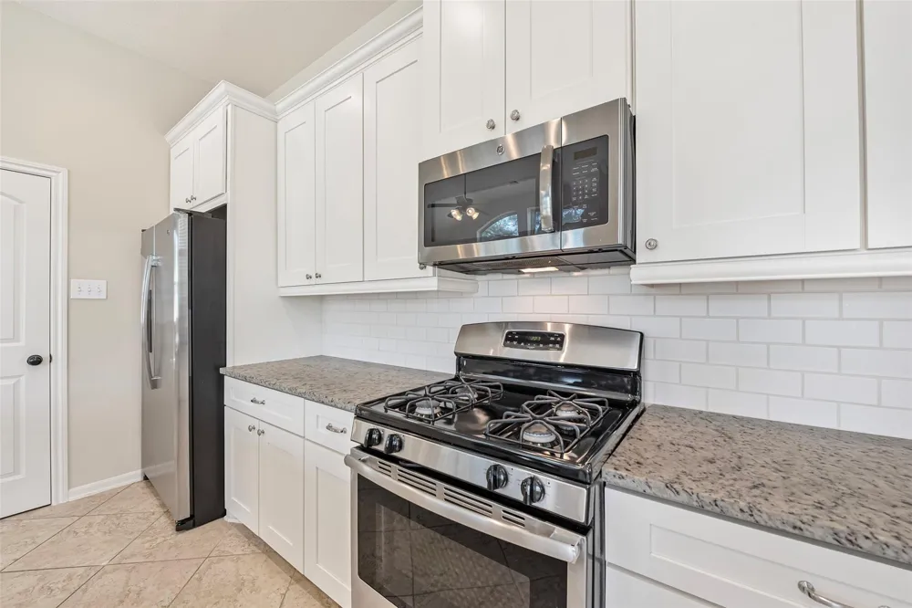 202 Cheswood Forest Place Montgomery, TX 77316