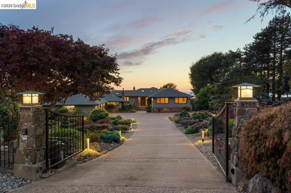 8765 Terrace Drive El Cerrito, CA 94530