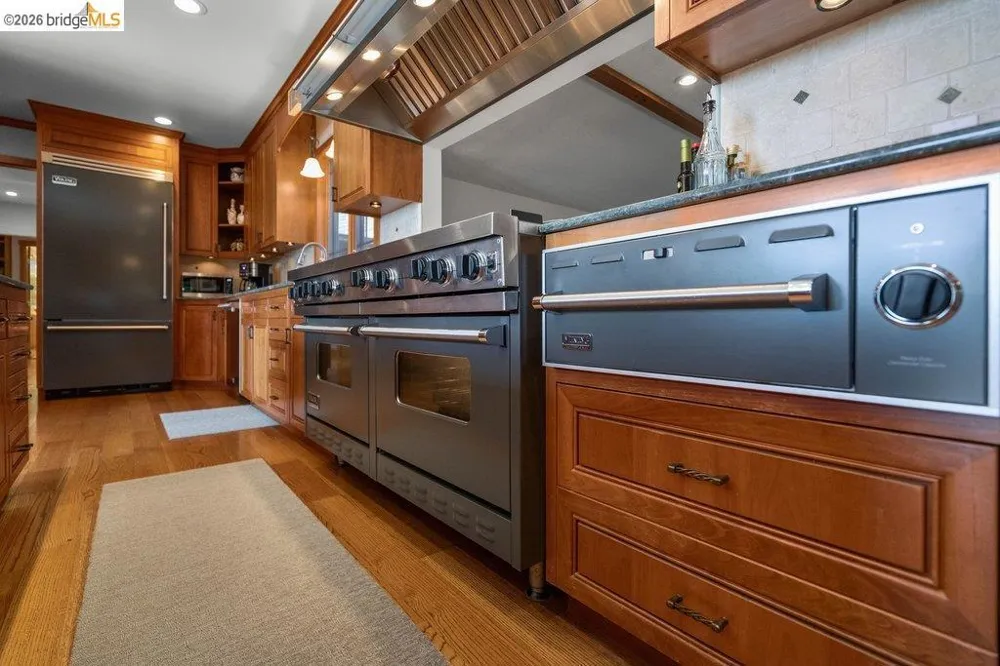 8765 Terrace Drive El Cerrito, CA 94530