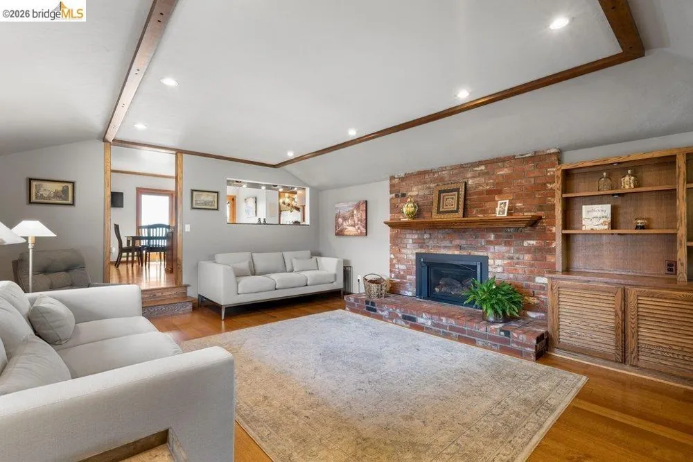 8765 Terrace Drive El Cerrito, CA 94530