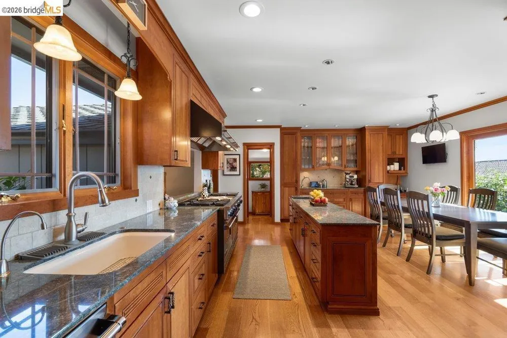 8765 Terrace Drive El Cerrito, CA 94530