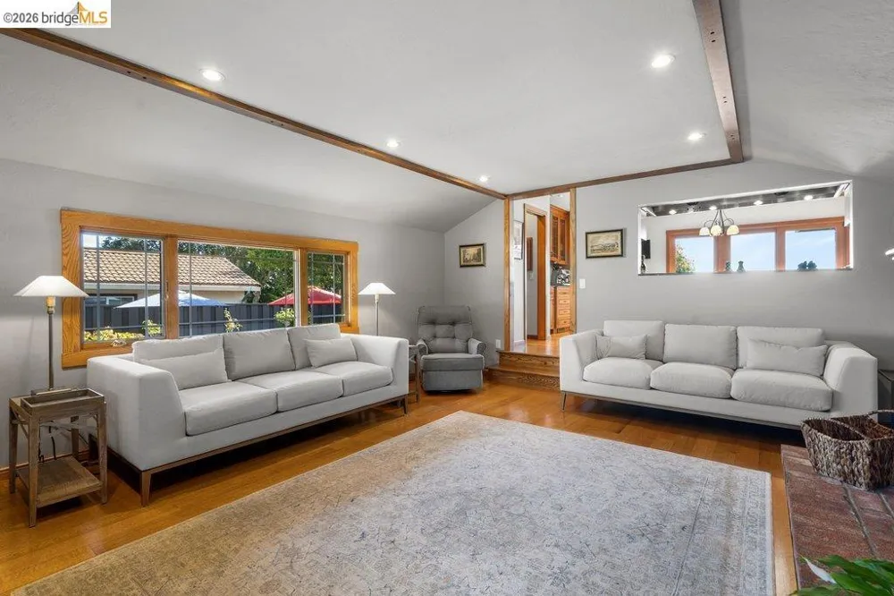 8765 Terrace Drive El Cerrito, CA 94530