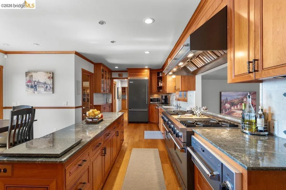 8765 Terrace Drive El Cerrito, CA 94530