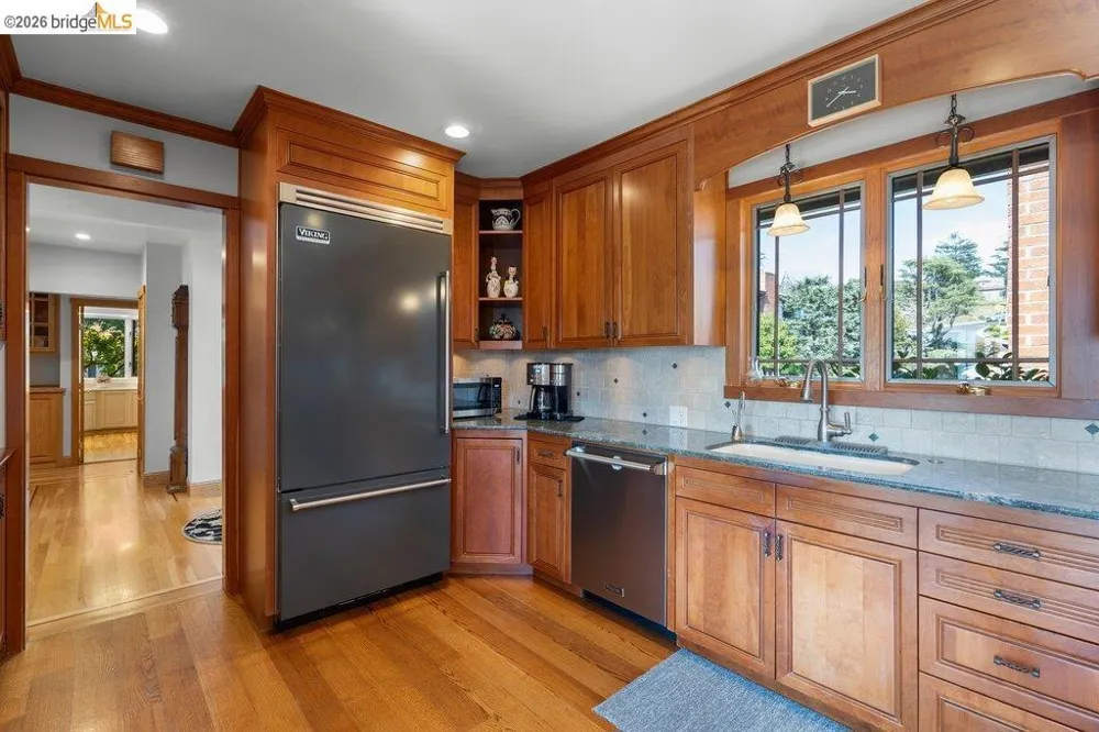 8765 Terrace Drive El Cerrito, CA 94530