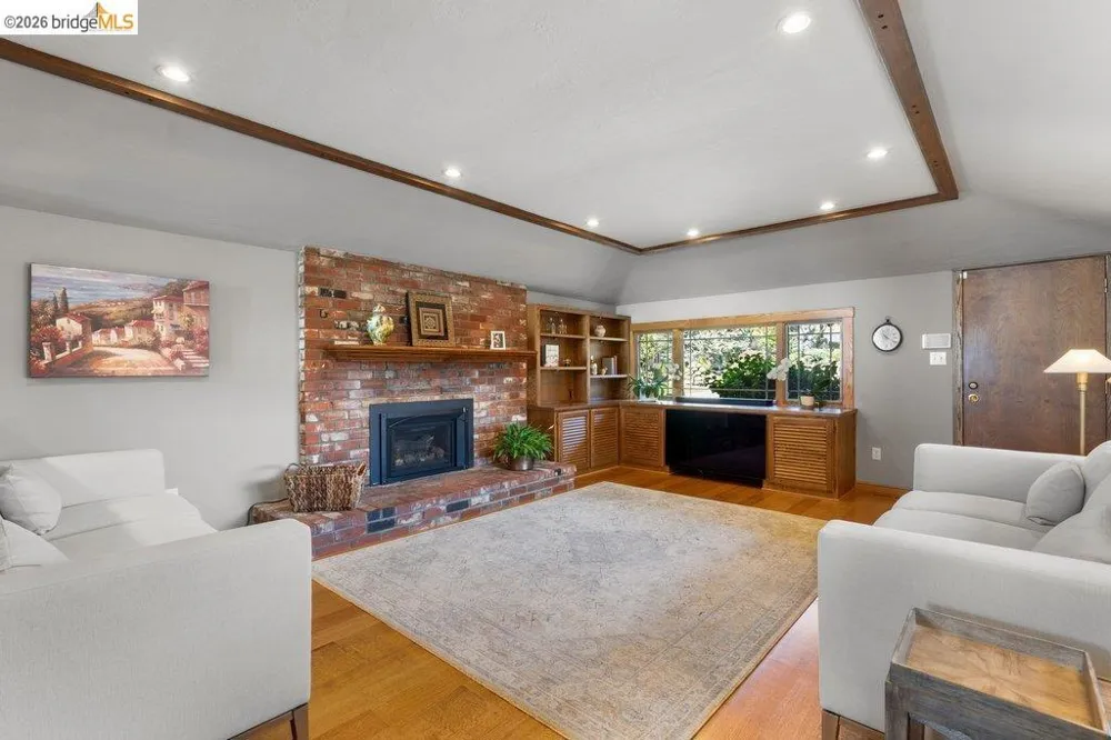 8765 Terrace Drive El Cerrito, CA 94530