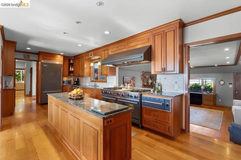 8765 Terrace Drive El Cerrito, CA 94530