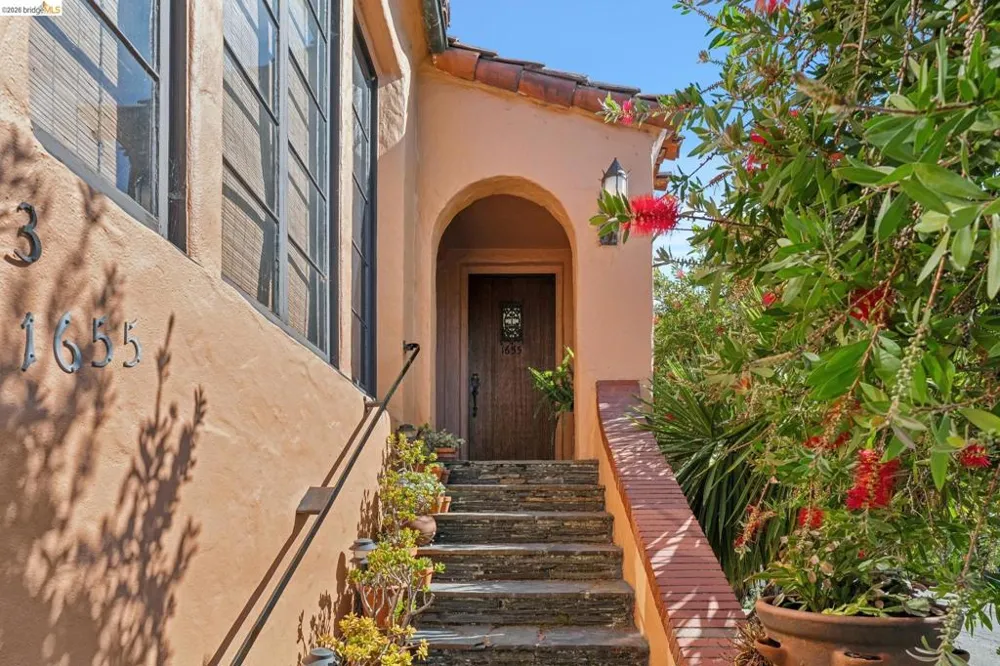 1655 Scenic Ave Berkeley, CA 94709
