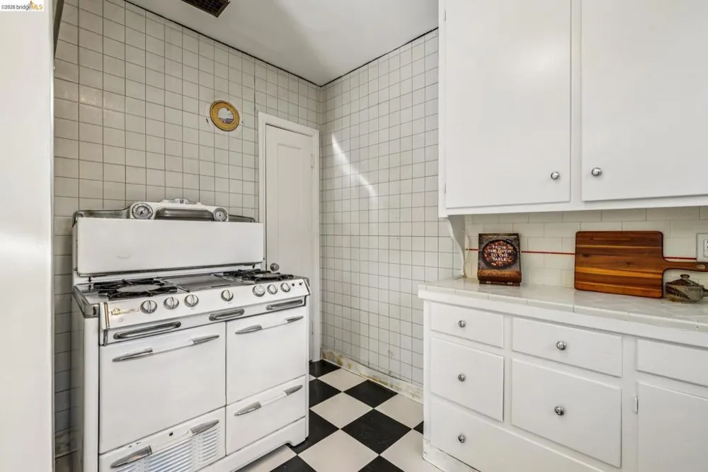 1655 Scenic Ave Berkeley, CA 94709