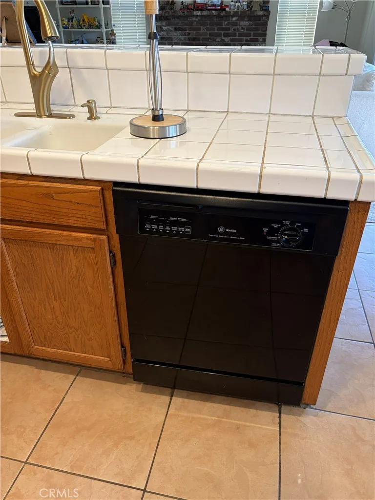 43502 11th E Lancaster, CA 93535