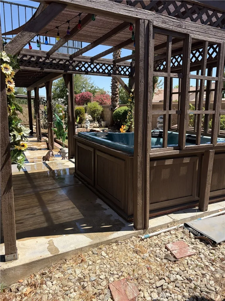 43502 11th E Lancaster, CA 93535